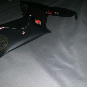 Wayfarer brown RayBans